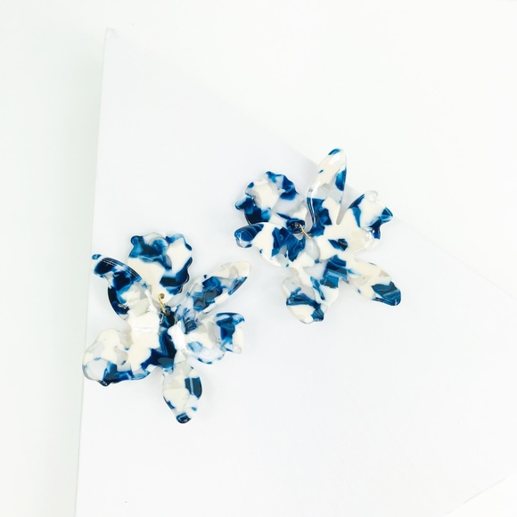 Closet Rehab Jewelry - RESTOCKED Paper Lily Earrings in Blue